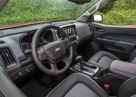 Салон пикапа Chevrolet Colorado 2021