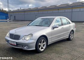 Мерседес Ц-Класс 2004 в Европе на Automoto.ua Серый Мерседес Ц-Класс, объемом двигателя 1 л и пробегом 260 тыс. км за 3229 $, фото 7 на Automoto.ua