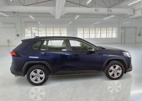 Тойота РАВ 4 2021 у Європі на Automoto.ua Тойота РАВ 4, об'ємом двигуна 0 л та пробігом 92 тис. км за 32907 $, фото 2 на Automoto.ua