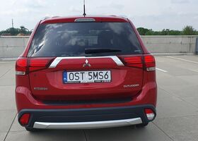 Мицубиси Аутлендер 2016 в Европе на Automoto.ua Мицубиси Аутлендер, объемом двигателя 2.27 л и пробегом 141 тыс. км за 74000 $, фото 4 на Automoto.ua