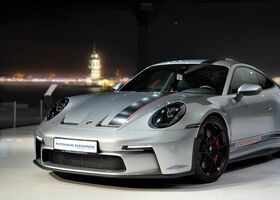 Сірий Порше 992, об'ємом двигуна 4 л та пробігом 12 тис. км за 214109 $, фото 7 на Automoto.ua