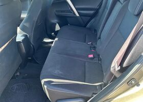 Тойота РАВ 4 2015 в Европе на Automoto.ua Тойота РАВ 4, объемом двигателя 2.23 л и пробегом 180 тыс. км за 12679 $, фото 4 на Automoto.ua