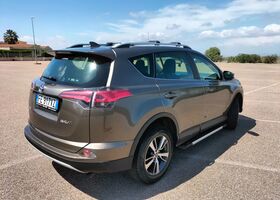 Тойота РАВ 4 2016 в Европе на Automoto.ua Бронзовый Тойота РАВ 4, объемом двигателя 2 л и пробегом 143 тыс. км за 17988 $, фото 7 на Automoto.ua