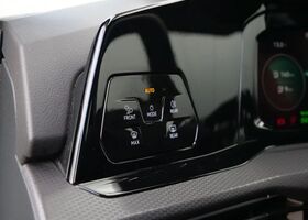 Фольксваген Golf GTE 2021 в Европе на Automoto.ua Белый Фольксваген Golf GTE, объемом двигателя 1.4 л и пробегом 73 тыс. км за 27968 $, фото 13 на Automoto.ua