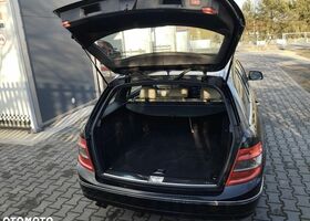 Мерседес Ц-Класс 2008 в Европе на Automoto.ua Черный Мерседес Ц-Класс, объемом двигателя 1 л и пробегом 227 тыс. км за 28500 $, фото 5 на Automoto.ua