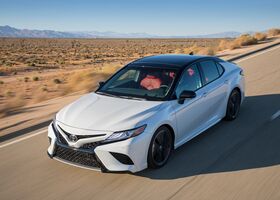 Toyota Camry 2018 на тест-драйве, фото 6