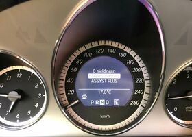 Серый Мерседес E 250, объемом двигателя 2.14 л и пробегом 300 тыс. км за 10749 $, фото 11 на Automoto.ua
