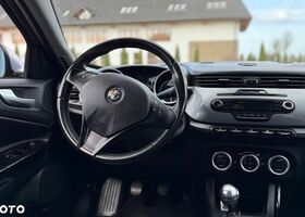 Альфа Ромео Giulietta 2012 у Європі на Automoto.ua Сірий Альфа Ромео Giulietta, об'ємом двигуна 1 л та пробігом 148 тис. км за 5691 $, фото 11 на Automoto.ua