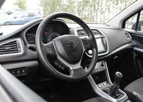 Синий Сузуки S-Cross, объемом двигателя 0.99 л и пробегом 86 тыс. км за 17164 $, фото 9 на Automoto.ua