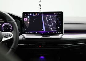 Фольксваген Golf GTE 2025 в Европе на Automoto.ua Черный Фольксваген Golf GTE, объемом двигателя 1.5 л и пробегом 12 тыс. км за 56965 $, фото 8 на Automoto.ua