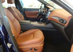 Мазераті Леванте 2018 у Європі на Automoto.ua Синій Мазераті Леванте, об'ємом двигуна 2.99 л та пробігом 145 тис. км за 30999 $, фото 13 на Automoto.ua