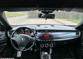 Альфа Ромео Giulietta, об'ємом двигуна 1.96 л та пробігом 267 тис. км за 7754 $, фото 10 на Automoto.ua