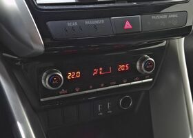 Міцубісі Eclipse Cross 2022 у Європі на Automoto.ua Білий Міцубісі Eclipse Cross, об'ємом двигуна 2.36 л та пробігом 62 тис. км за 25195 $, фото 22 на Automoto.ua
