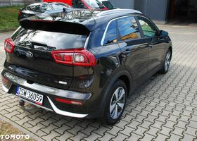 Киа Niro, объемом двигателя 1.58 л и пробегом 182 тыс. км за 12873 $, фото 5 на Automoto.ua