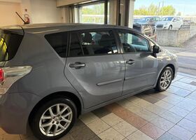 Тойота Версо 2009 у Європі на Automoto.ua Сірий Тойота Версо, об'ємом двигуна 2 л та пробігом 160 тис. км за 6880 $, фото 12 на Automoto.ua
