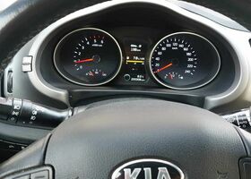 Киа Sportage, объемом двигателя 1.69 л и пробегом 255 тыс. км за 10367 $, фото 7 на Automoto.ua