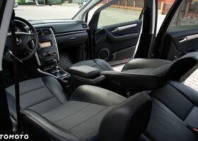 Мерседес Б-класс 2009 в Европе на Automoto.ua Серый Мерседес Б-класс, объемом двигателя 1 л и пробегом 219 тыс. км за 4819 $, фото 34 на Automoto.ua