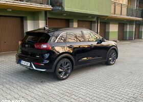 Кіа Niro, об'ємом двигуна 1.58 л та пробігом 146 тис. км за 13391 $, фото 4 на Automoto.ua