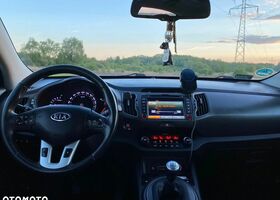 Кіа Sportage, об'ємом двигуна 2 л та пробігом 178 тис. км за 10799 $, фото 14 на Automoto.ua