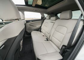 Задние сиденья внедорожника Hyundai Tucson 2021