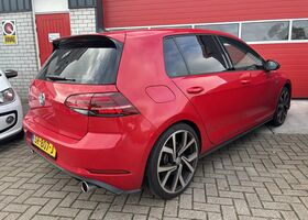 Фольксваген Гольф ГТІ 2018 у Європі на Automoto.ua Червоний Фольксваген Гольф ГТІ, об'ємом двигуна 1.98 л та пробігом 72 тис. км за 28975 $, фото 1 на Automoto.ua