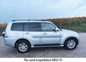 Мицубиси Паджеро 2015 в Европе на Automoto.ua Серебряный Мицубиси Паджеро, объемом двигателя 3.2 л и пробегом 100 тыс. км за 29990 $, фото 2 на Automoto.ua