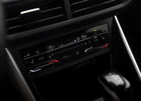 Фольксваген Поло 2024 в Европе на Automoto.ua Черный Фольксваген Поло, объемом двигателя 1 л и пробегом 43 тыс. км за 24915 $, фото 7 на Automoto.ua