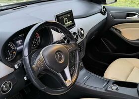 Мерседес Б-класс 2014 в Европе на Automoto.ua Черный Мерседес Б-класс, объемом двигателя 2.14 л и пробегом 237 тыс. км за 12107 $, фото 23 на Automoto.ua