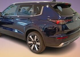 Міцубісі Аутлендер 2025 у Європі на Automoto.ua Синій Міцубісі Аутлендер, об'ємом двигуна 2.36 л та пробігом 10 тис. км за 61180 $, фото 3 на Automoto.ua