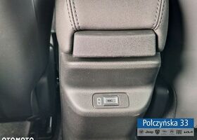 Альфа Ромео Джуниор 2025 в Европе на Automoto.ua Синий Альфа Ромео Джуниор, объемом двигателя 1 л и пробегом 7 тыс. км за 31693 $, фото 31 на Automoto.ua