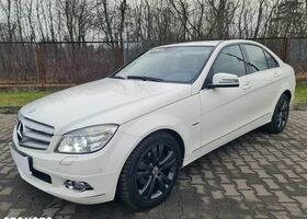 Мерседес Ц-Класс 2009 в Европе на Automoto.ua Белый Мерседес Ц-Класс, объемом двигателя 1 л и пробегом 213 тыс. км за 37900 $, фото 5 на Automoto.ua