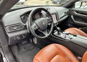 Мазераті Леванте 2018 у Європі на Automoto.ua Чорний Мазераті Леванте, об'ємом двигуна 0 л та пробігом 89 тис. км за 58354 $, фото 14 на Automoto.ua