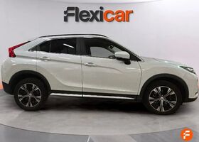 Мицубиси Eclipse Cross 2018 в Европе на Automoto.ua Белый Мицубиси Eclipse Cross, объемом двигателя 1.5 л и пробегом 102 тыс. км за 17446 $, фото 3 на Automoto.ua