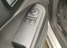 Форд Си-Макс 2004 в Европе на Automoto.ua Серый Форд Си-Макс, объемом двигателя 0 л и пробегом 230 тыс. км за 1200 $, фото 8 на Automoto.ua