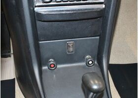 Мерседес 200 1975 у Європі на Automoto.ua Помаранчевий Мерседес 200, об'ємом двигуна 1.97 л та пробігом 111 тис. км за 30495 $, фото 15 на Automoto.ua