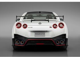 Білий кузов Nissan GT-R  2021