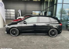Мерседес Б-класс 2024 в Европе на Automoto.ua Черный Мерседес Б-класс, объемом двигателя 1 л и пробегом 5 тыс. км за 43584 $, фото 2 на Automoto.ua