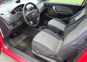 Шевроле Авео 2011 в Европе на Automoto.ua Красный Шевроле Авео, объемом двигателя 0 л и пробегом 277021 тыс. км за 1995 $, фото 8 на Automoto.ua