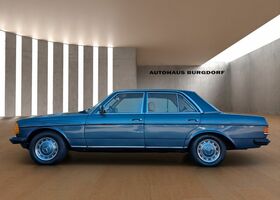 Мерседес 200 1980 в Европе на Automoto.ua Синий Мерседес 200, объемом двигателя 1.97 л и пробегом 107 тыс. км за 17629 $, фото 7 на Automoto.ua