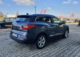 Серый Рено Kadjar, объемом двигателя 1.46 л и пробегом 81 тыс. км за 18642 $, фото 3 на Automoto.ua