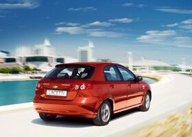 Шевроле Лачетті, Хетчбек 2004 - н.в. Hatchback 1.6 i 16V