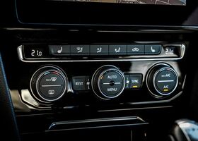 Фольксваген Arteon 2019 у Європі на Automoto.ua Сірий Фольксваген Arteon, об'ємом двигуна 1.5 л та пробігом 130 тис. км за 27312 $, фото 10 на Automoto.ua