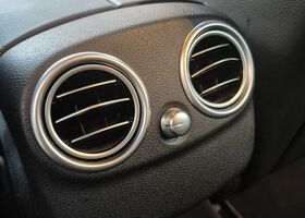 Мерседес Ц-Класс 2020 в Европе на Automoto.ua Белый Мерседес Ц-Класс, объемом двигателя 1 л и пробегом 58 тыс. км за 32930 $, фото 18 на Automoto.ua