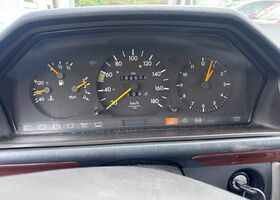 Мерседес 200 1991 в Европе на Automoto.ua Белый Мерседес 200, объемом двигателя 2 л и пробегом 200 тыс. км за 4141 $, фото 11 на Automoto.ua