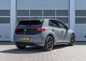 Фольксваген ID.3 2025 в Европе на Automoto.ua Серый Фольксваген ID.3, объемом двигателя 0 л и пробегом 5 тыс. км за 47119 $, фото 1 на Automoto.ua