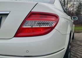 Мерседес Ц-Класс 2009 в Европе на Automoto.ua Белый Мерседес Ц-Класс, объемом двигателя 1 л и пробегом 213 тыс. км за 37900 $, фото 34 на Automoto.ua
