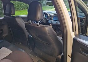 Тойота РАВ 4 2016 в Европе на Automoto.ua Белый Тойота РАВ 4, объемом двигателя 2.49 л и пробегом 140 тыс. км за 20956 $, фото 3 на Automoto.ua