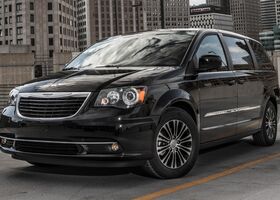 Chrysler Town & Country 2016 на тест-драйве, фото 2