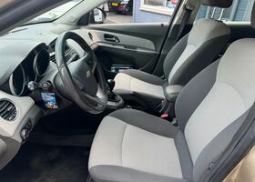 Шевроле Круз 2009 в Европе на Automoto.ua Бежевый Шевроле Круз, объемом двигателя 1.6 л и пробегом 198 тыс. км за 3739 $, фото 9 на Automoto.ua