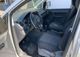 Фольксваген Кадди 2015 в Европе на Automoto.ua Серебряный Фольксваген Кадди, объемом двигателя 1.6 л и пробегом 240 тыс. км за 9595 $, фото 3 на Automoto.ua